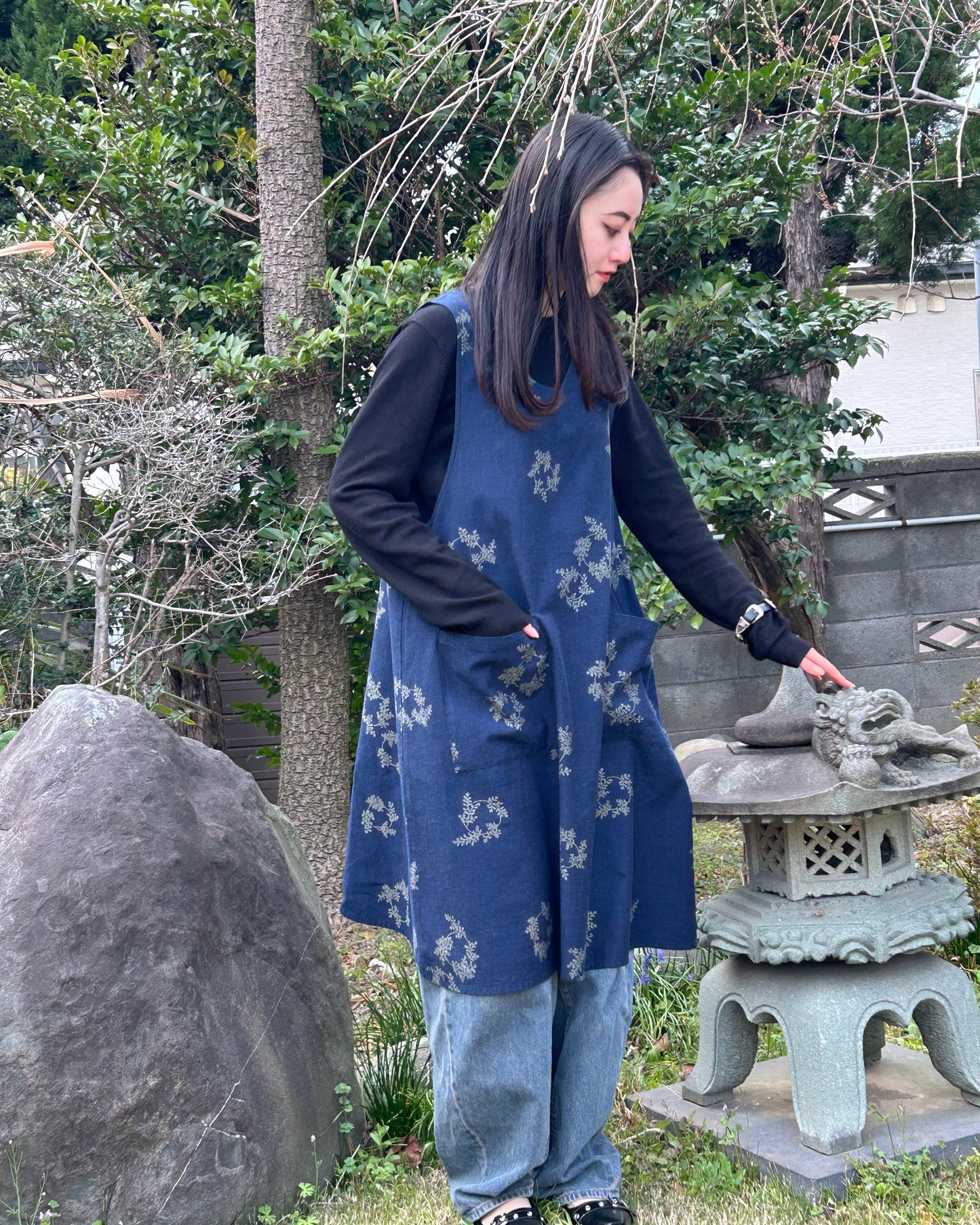 藍染めエプロンドレス(厚)リースIndigo pinafore / apron